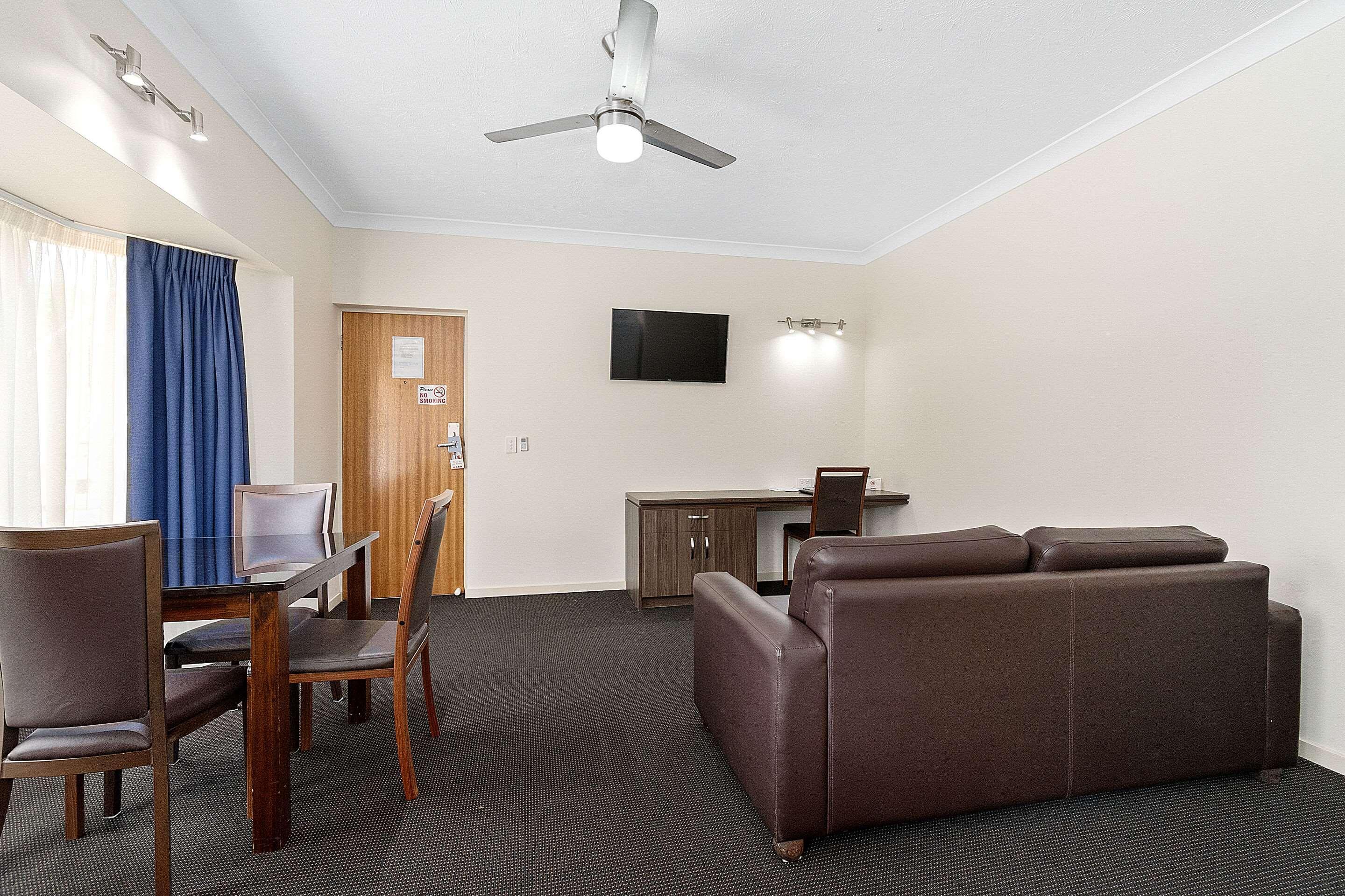 Quality Hotel Robertson Gardens Brisbane Exterior photo