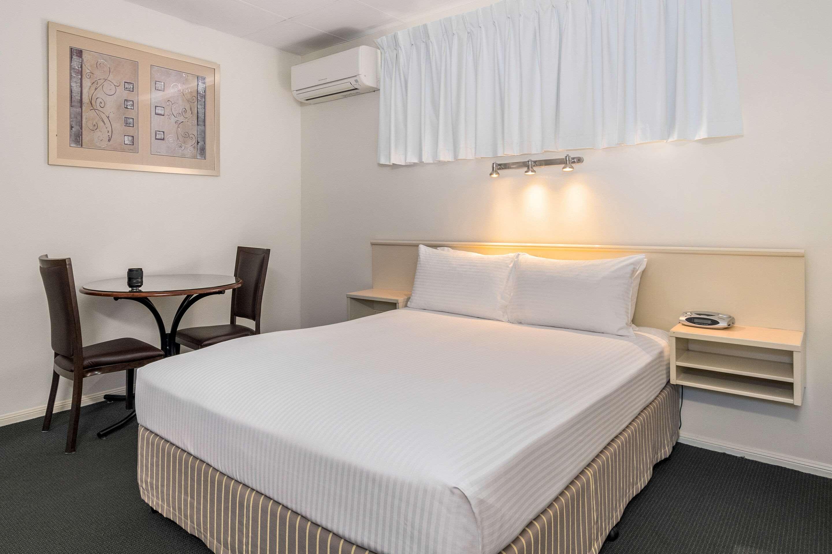 Quality Hotel Robertson Gardens Brisbane Exterior photo