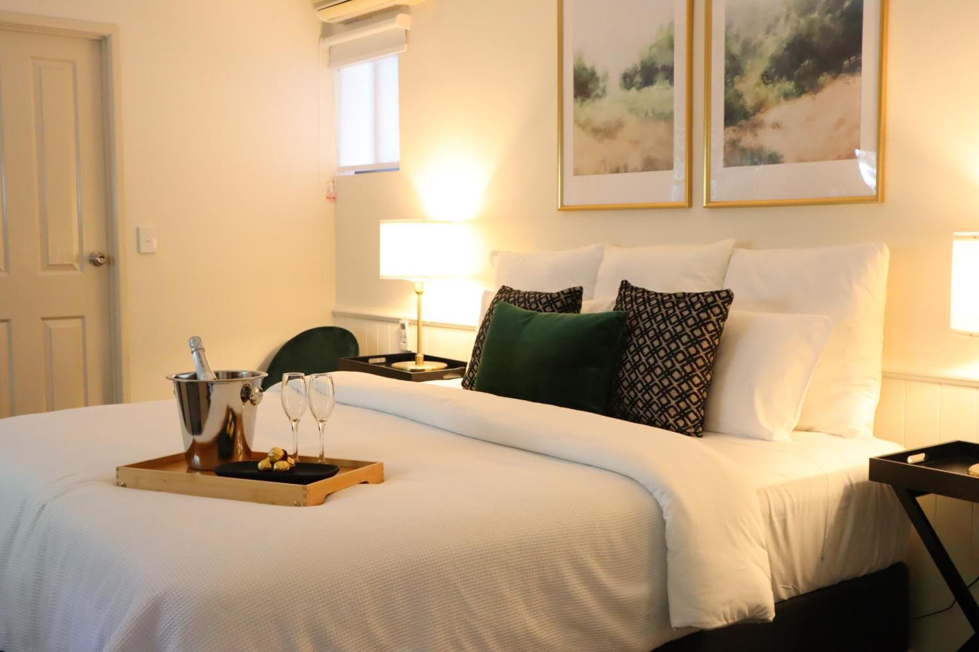 Quality Hotel Robertson Gardens Brisbane Exterior photo